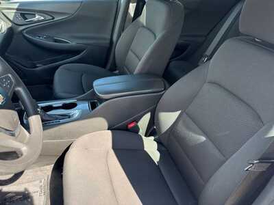 2021 Chevrolet Malibu, $16999. Photo 6