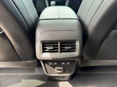 2022 Chevrolet Equinox, $23799. Photo 10