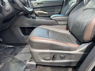 2025 Nissan Pathfinder, $40999. Photo 5