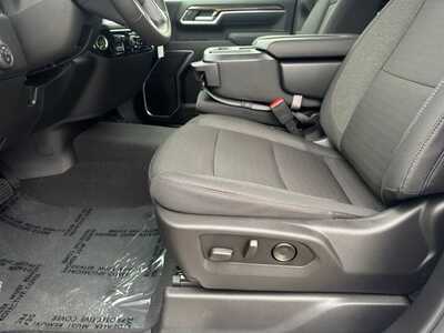 2026 Chevrolet 3500 Crew Cab, $66575.0. Photo 5