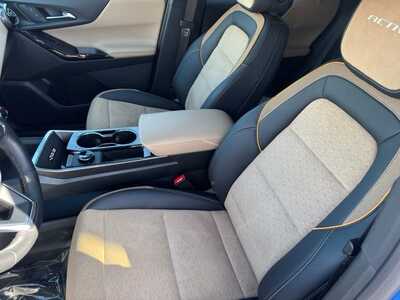2025 Chevrolet Equinox, $28949. Photo 6