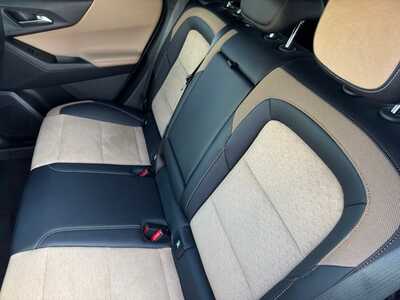 2025 Chevrolet Equinox, $28949. Photo 8