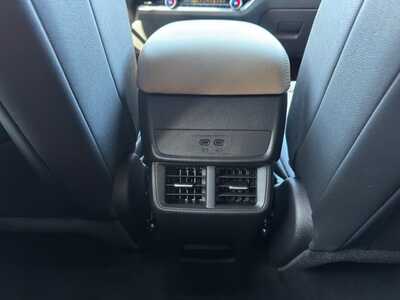 2025 Chevrolet Equinox, $28949. Photo 9