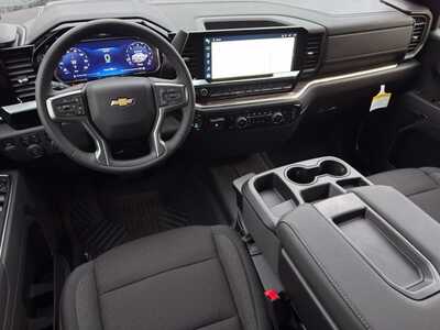2026 Chevrolet 1500 Crew Cab, $50670.0. Photo 10