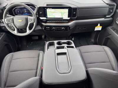 2026 Chevrolet 1500 Crew Cab, $50190.0. Photo 11