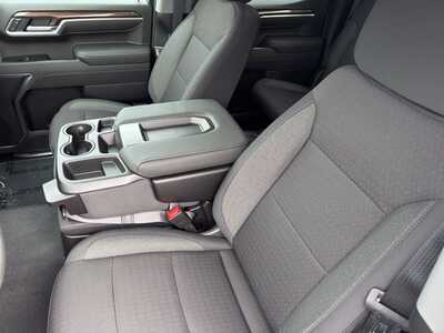 2026 Chevrolet 1500 Crew Cab, $50190.0. Photo 6