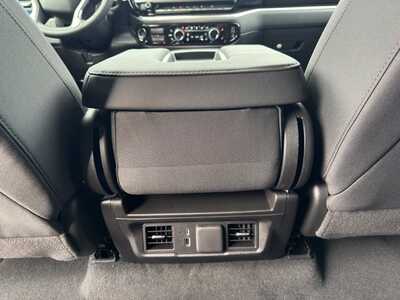 2026 Chevrolet 1500 Crew Cab, $50190.0. Photo 9