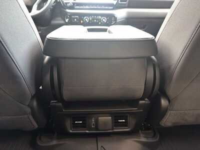2026 Chevrolet 1500 Crew Cab, $50670.0. Photo 9