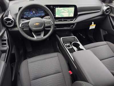 2027 Chevrolet Equinox, $31345.0. Photo 10