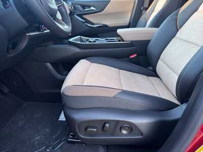 2027 Chevrolet Equinox, $39470.0. Photo 5