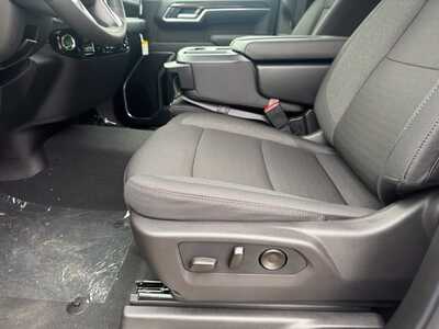 2026 Chevrolet 1500 Crew Cab, $51040.0. Photo 5