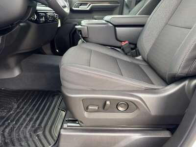 2026 Chevrolet 1500 Crew Cab, $51585. Photo 5