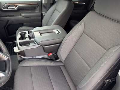 2026 Chevrolet 1500 Crew Cab, $51585. Photo 6