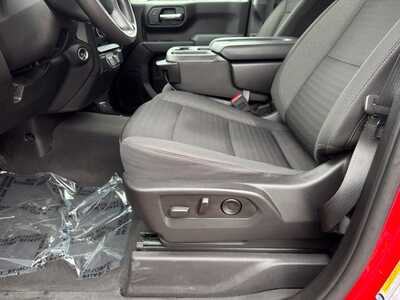 2023 Chevrolet 1500 Crew Cab, $29549. Photo 5