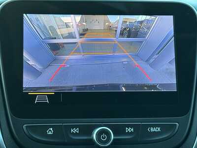 2020 Chevrolet Equinox, $15349. Photo 4