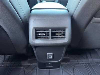2020 Chevrolet Equinox, $15349. Photo 9