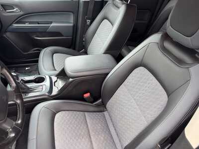 2022 Chevrolet Colorado Crew Cab, $30849. Photo 6