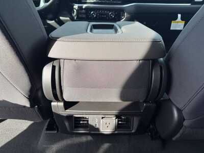 2026 Chevrolet 1500 Crew Cab, $49195.0. Photo 9