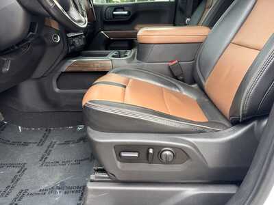 2021 Chevrolet 1500 Crew Cab, $32649. Photo 5