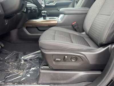 2024 Chevrolet 1500 Crew Cab, $40149. Photo 5