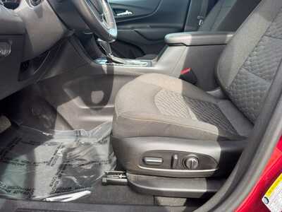 2018 Chevrolet Equinox, $14649. Photo 5