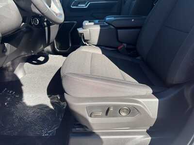 2026 Chevrolet 1500 Crew Cab, $49695.0. Photo 5