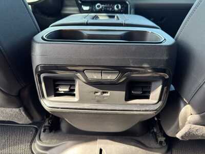 2022 GMC 1500 Crew Cab, $42649. Photo 10