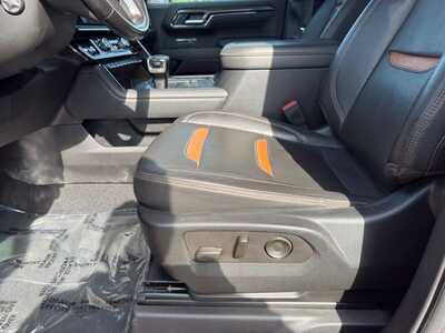 2022 GMC 1500 Crew Cab, $42649. Photo 5