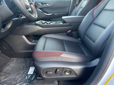 2027 Chevrolet Equinox, $37240.0. Photo 5
