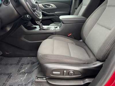 2023 Chevrolet Traverse, $31649. Photo 5