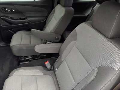 2023 Chevrolet Traverse, $31649. Photo 8