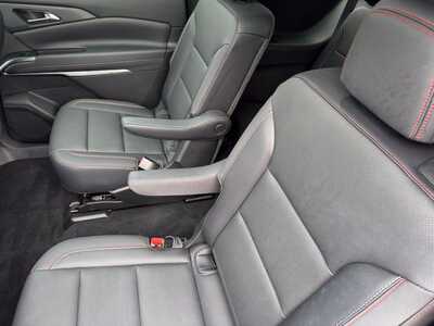 2025 Chevrolet Traverse, $43749. Photo 9