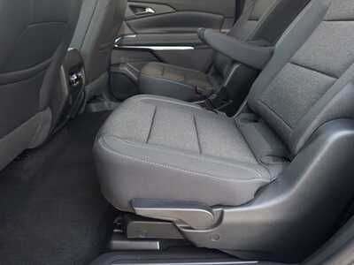 2027 Chevrolet Traverse, $44540.0. Photo 7