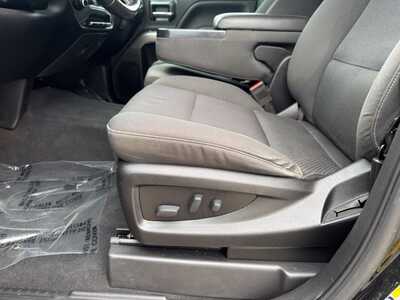 2018 Chevrolet 1500 Crew Cab, $24349. Photo 5