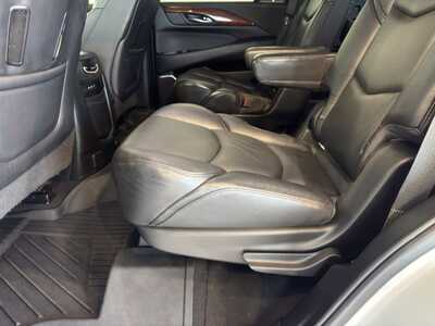 2019 Cadillac Escalade, $36149. Photo 9