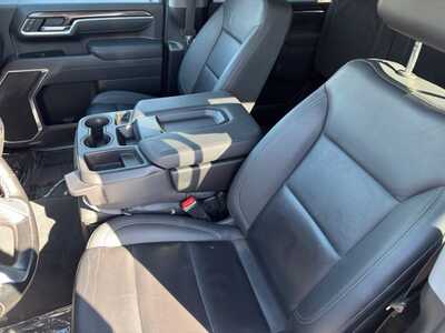 2025 Chevrolet 3500 Crew Cab, $56649. Photo 6