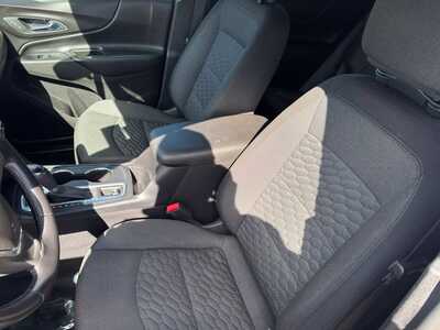 2019 Chevrolet Equinox, $19249. Photo 6