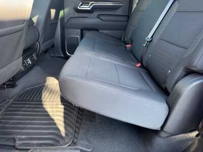 2023 Chevrolet 1500 Crew Cab, $37749. Photo 7