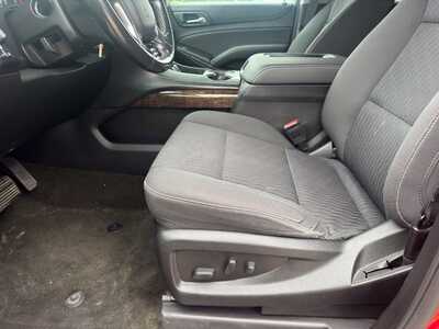 2018 Chevrolet Suburban, $16949. Photo 5