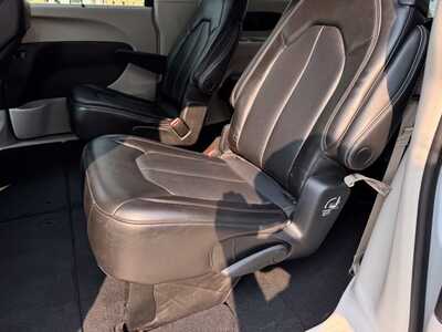 2023 Chrysler Pacifica, $17849. Photo 8