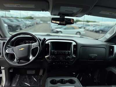 2015 Chevrolet 1500 Crew Cab, $18449. Photo 2