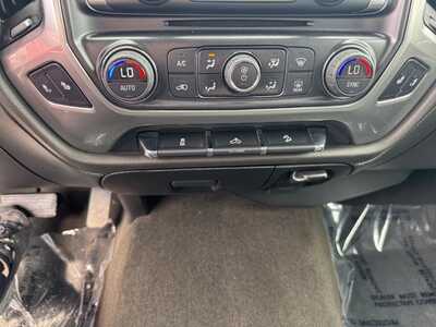 2015 Chevrolet 1500 Crew Cab, $18449. Photo 5
