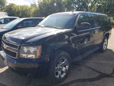 2011 Chevrolet Suburban, $6900. Photo 1