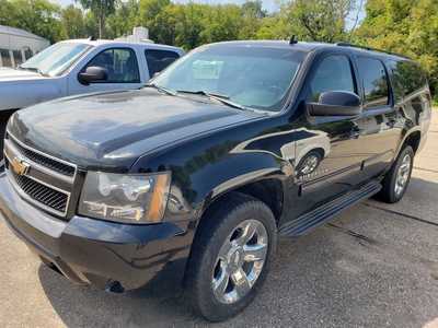 2011 Chevrolet Suburban, $6900. Photo 2