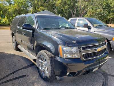 2011 Chevrolet Suburban, $4900. Photo 3