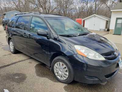 2008 Toyota Sienna, $3500. Photo 2