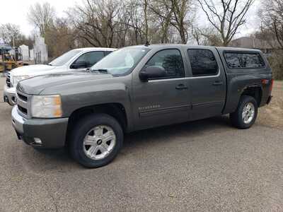 2011 Chevrolet 1500 Crew Cab, $5500. Photo 1