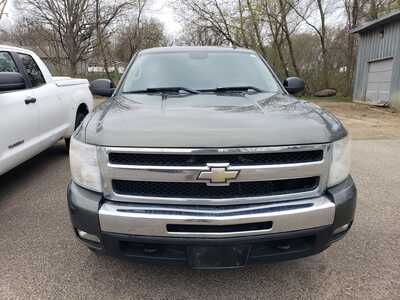 2011 Chevrolet 1500 Crew Cab, $5500. Photo 3