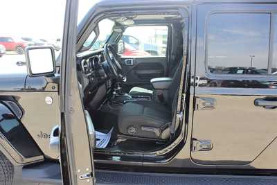 2020 Jeep Gladiator, $35995. Photo 11