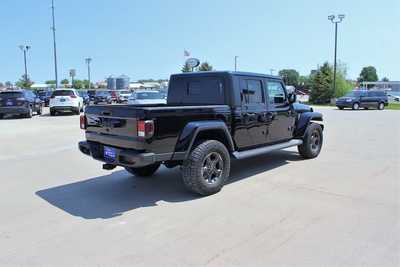 2020 Jeep Gladiator, $35995. Photo 6